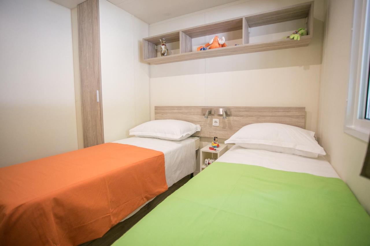 Mobile Homes Premium Magnolia Bijela Uvala โปเรช ภายนอก รูปภาพ